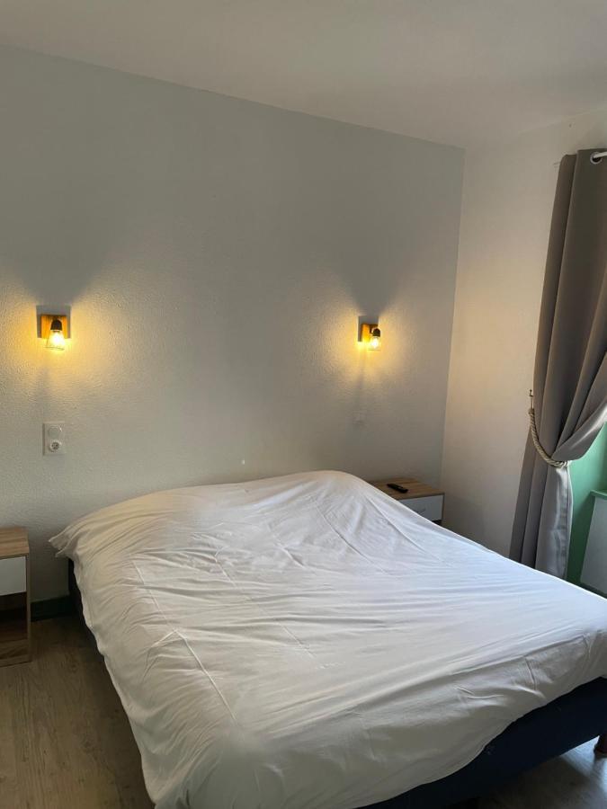 Le Lion D'Or Hotel La Chaise Dieu Bagian luar foto