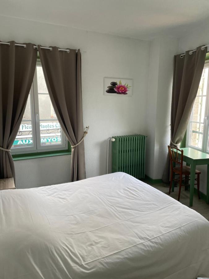 Le Lion D'Or Hotel La Chaise Dieu Bagian luar foto
